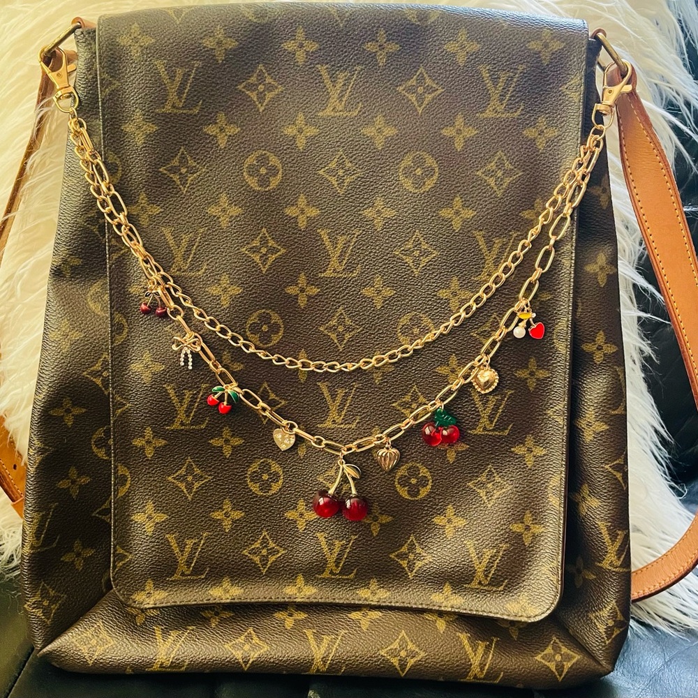 Louis Vuitton Musette Monogram Crossbody Bag - Picture 3 of 17